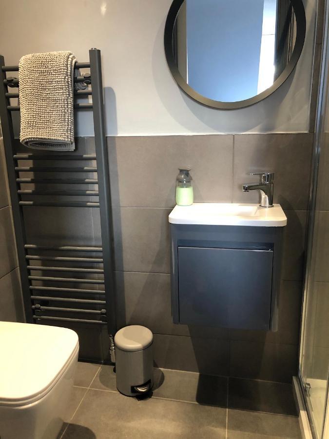 Reflections Luxury Modern Accommodation Saint Monance Bagian luar foto