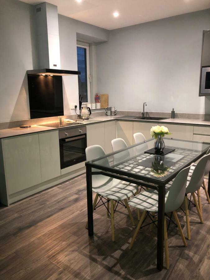 Reflections Luxury Modern Accommodation Saint Monance Bagian luar foto