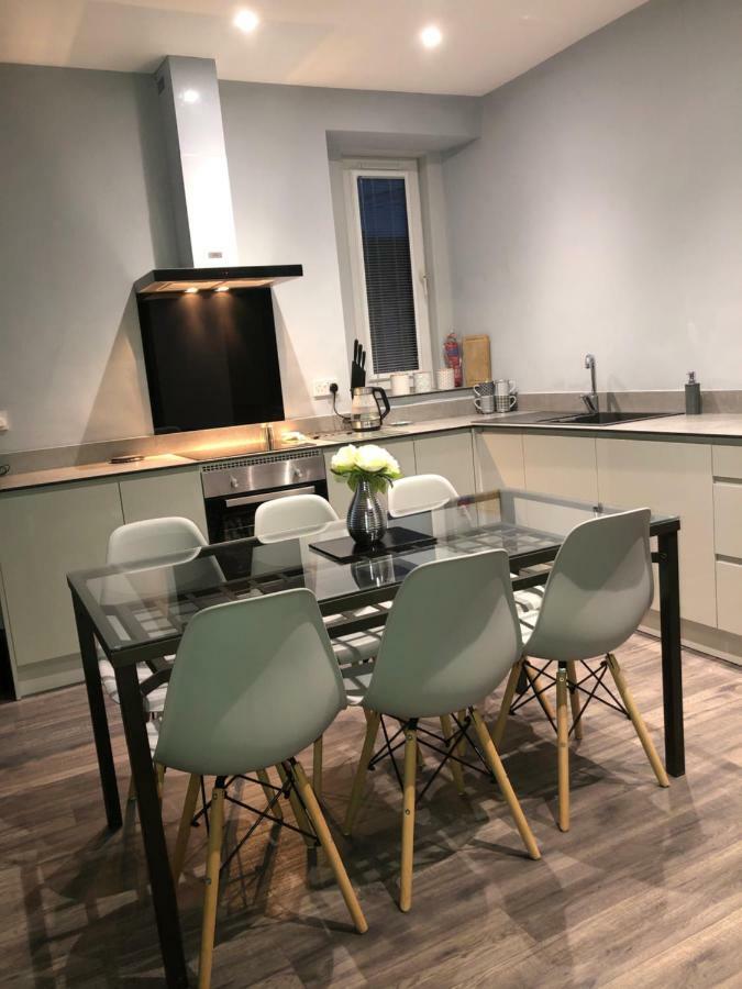 Reflections Luxury Modern Accommodation Saint Monance Bagian luar foto